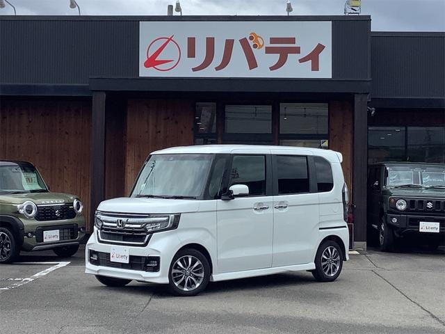 Honda N-BOX CUSTOM 2023 — фото автомобиля 1