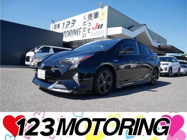 Toyota PRIUS 2016 — фото автомобиля