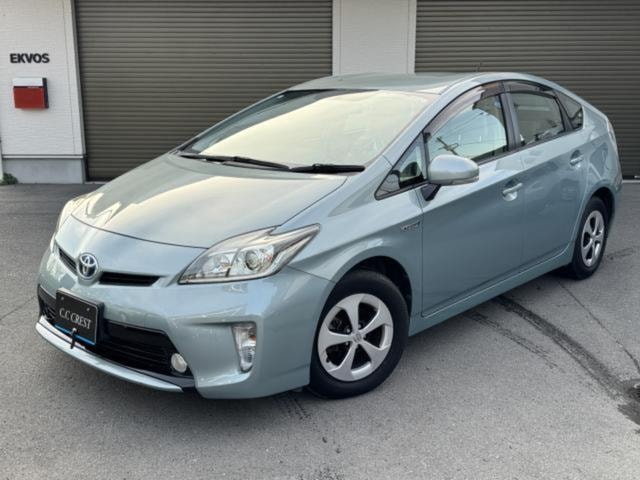 Toyota PRIUS 2015 — фото автомобиля 1