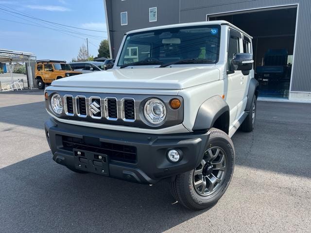 Suzuki JIMNY NOMADE 2026 — фото автомобиля