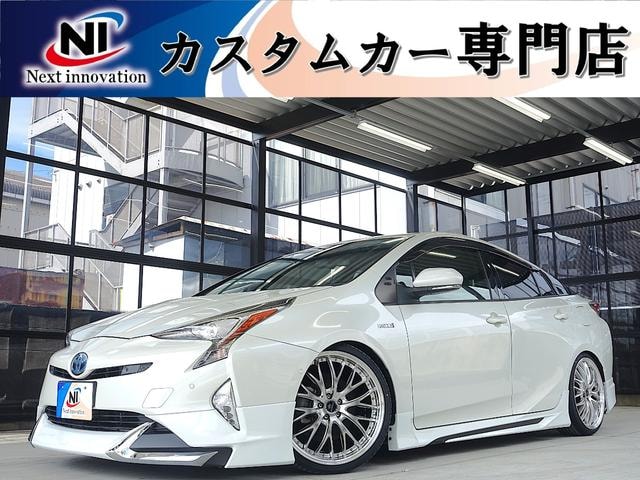 Toyota PRIUS 2017 — фото автомобиля 1