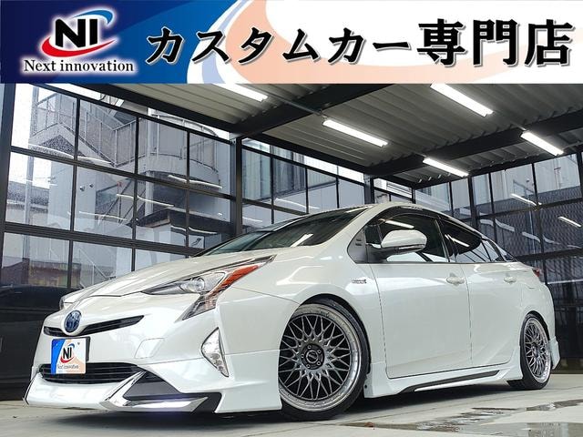 Toyota PRIUS 2016 — фото автомобиля 1