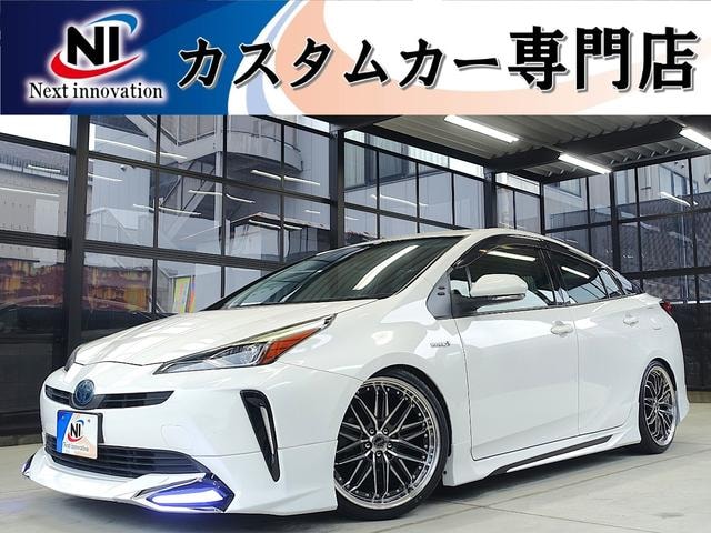 Toyota PRIUS 2019 — фото автомобиля 1