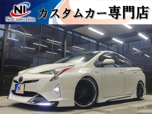 Toyota PRIUS 2017 — фото автомобиля 1