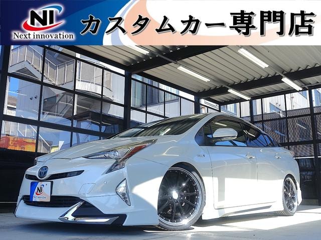 Toyota PRIUS 2018 — фото автомобиля 1