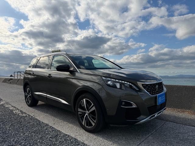 Peugeot 5008 2017 — фото автомобиля