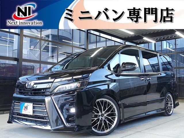 Toyota VOXY 2018 — фото автомобиля 1