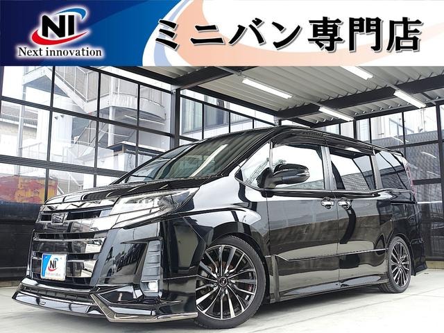 Toyota NOAH 2018 — фото автомобиля 1