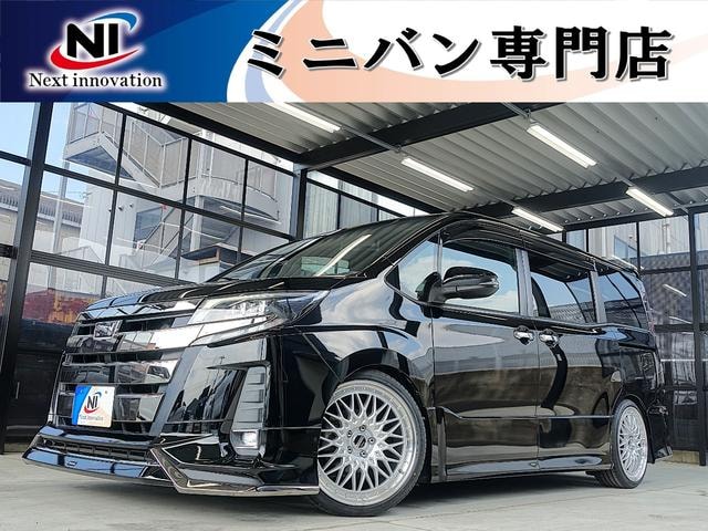 Toyota NOAH 2018 — фото автомобиля 1