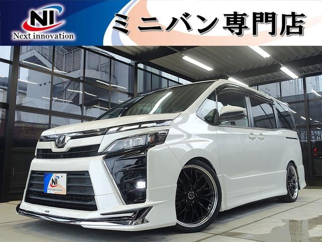 Toyota VOXY 2017 — фото автомобиля 1