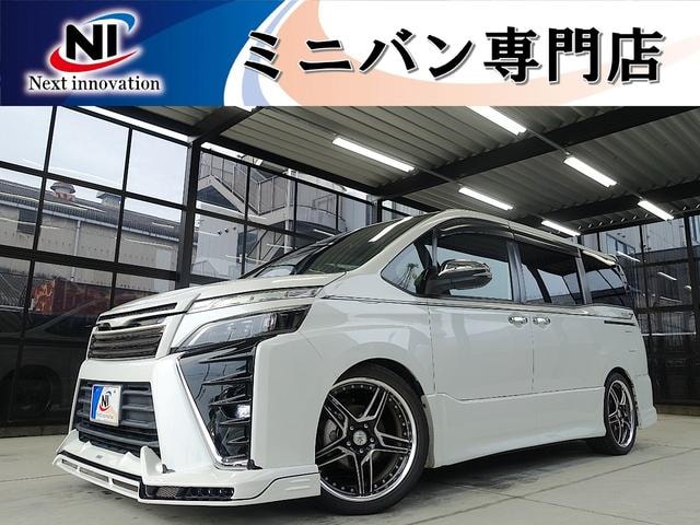 Toyota VOXY 2018 — фото автомобиля 1