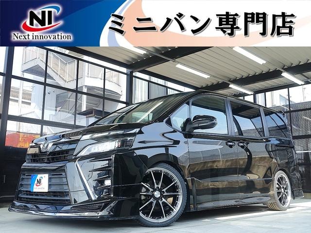 Toyota VOXY 2017 — фото автомобиля