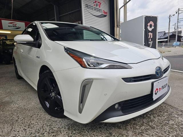 Toyota PRIUS 2019 — фото автомобиля 1