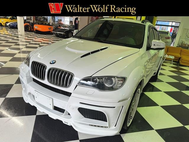 Bmw X6 M 2010 — фото автомобиля 1