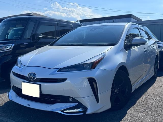 Toyota PRIUS 2021 — фото автомобиля 1