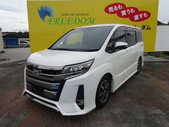 Toyota NOAH 2017 — фото автомобиля 1