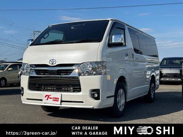 Toyota HIACE VAN 2023 — фото автомобиля 1