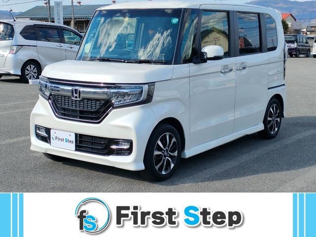 Honda N-BOX CUSTOM 2018 — фото автомобиля 1