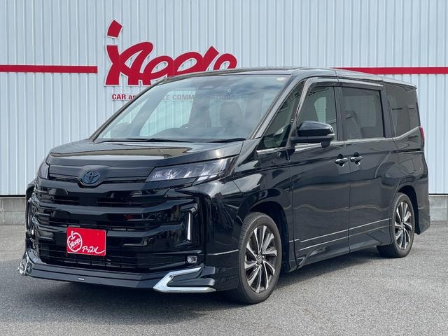 Toyota NOAH 2023 — фото автомобиля 1