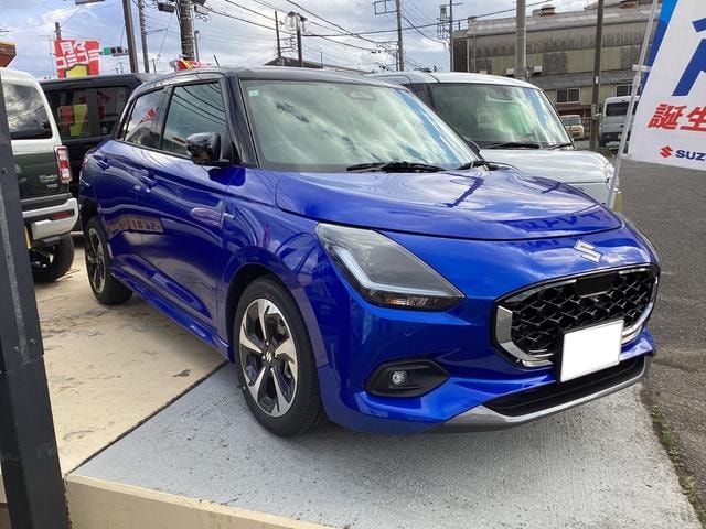 Suzuki SWIFT 2024 — фото автомобиля 1