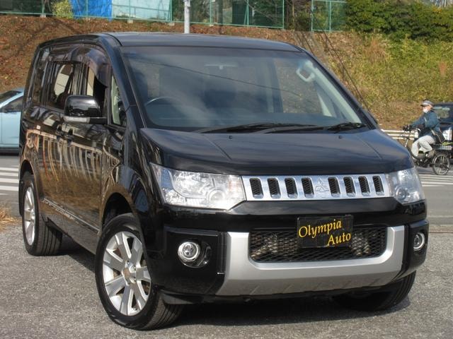 Mitsubishi DELICA D:5 2015 — фото автомобиля 1