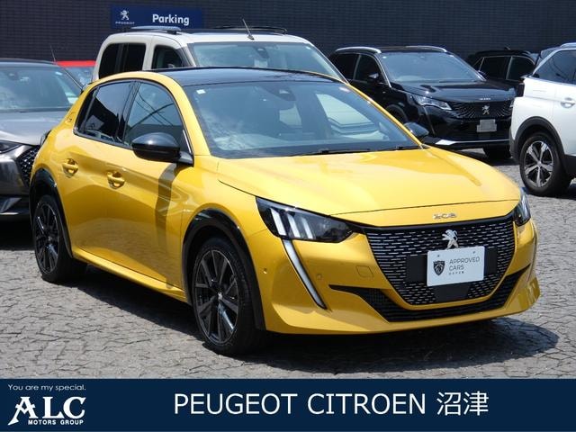 Peugeot 208 2023 — фото автомобиля