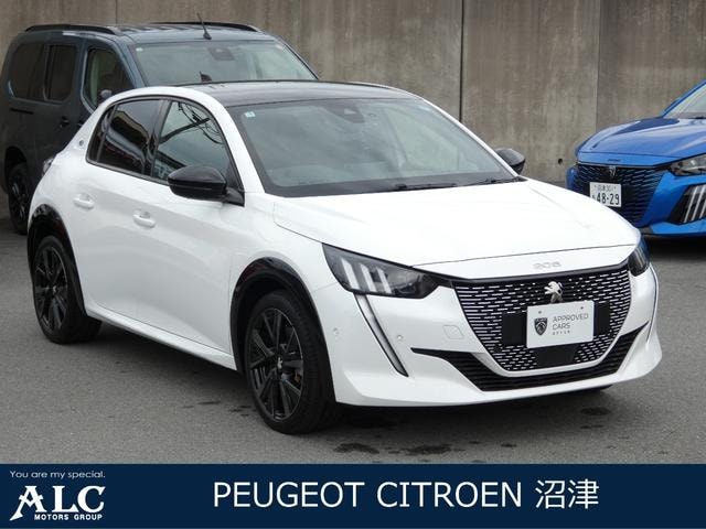 Peugeot E-208 2023 — фото автомобиля