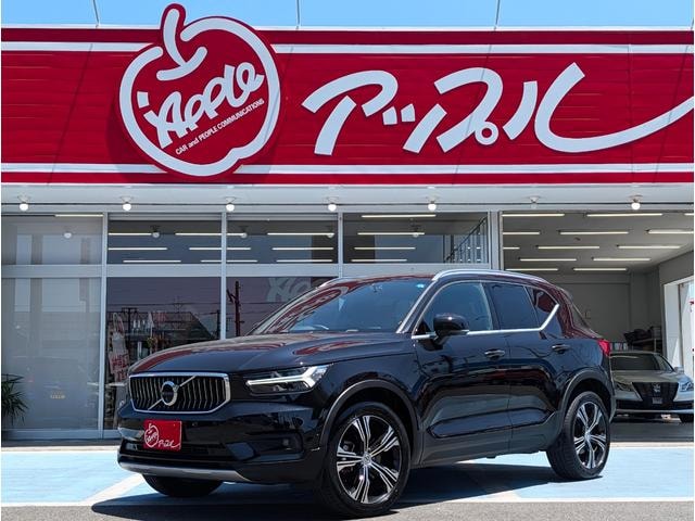 Volvo XC40 2020 — фото автомобиля 1