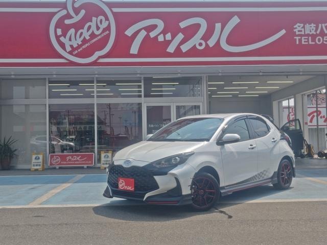 Toyota YARIS 2024 — фото автомобиля 1