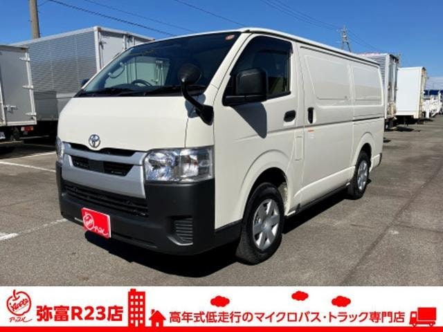 Toyota HIACE VAN 2024 — фото автомобиля