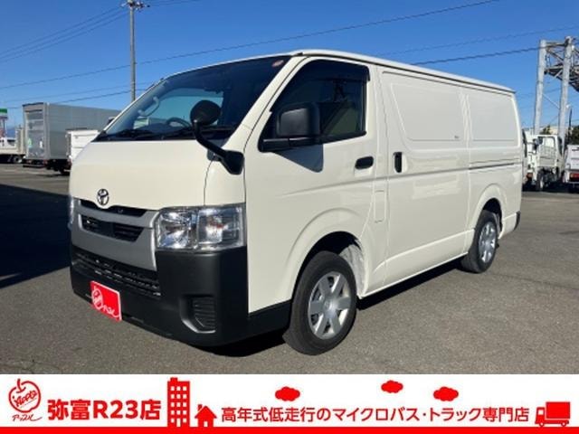 Toyota HIACE VAN 2025 — фото автомобиля 1