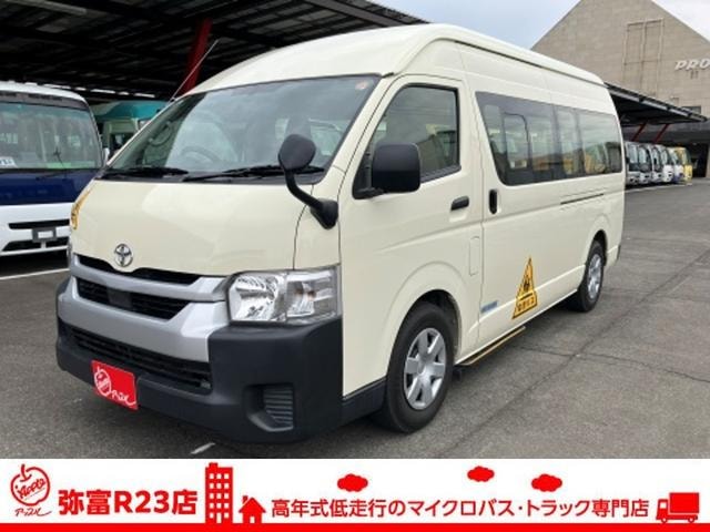 Toyota HIACE COMMUTER 2020 — фото автомобиля