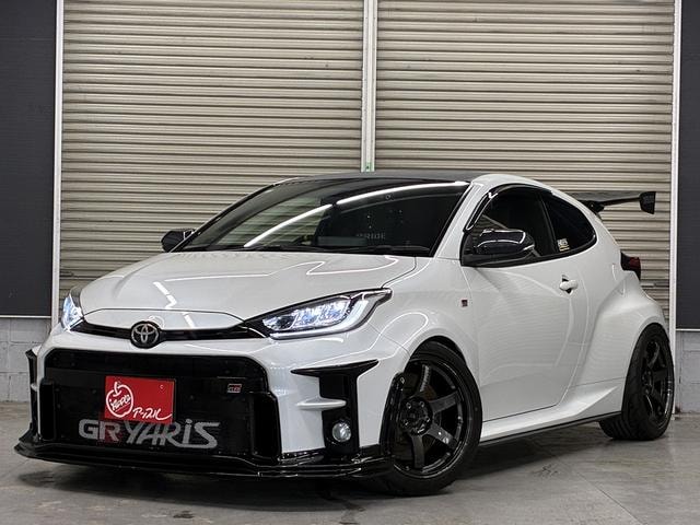 Toyota GR YARIS 2021 — фото автомобиля