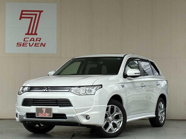 Mitsubishi OUTLANDER PHEV 2013 — фото автомобиля