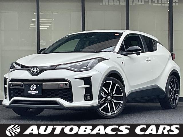 Toyota C-HR 2019 — фото автомобиля 1