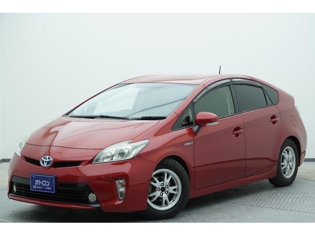 Toyota PRIUS 2013 — фото автомобиля