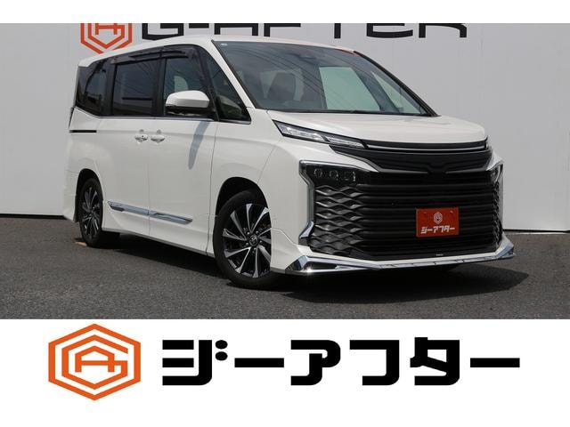 Toyota VOXY 2023 — фото автомобиля 1