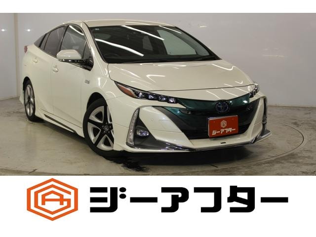 Toyota PRIUS PHV 2017 — фото автомобиля 1