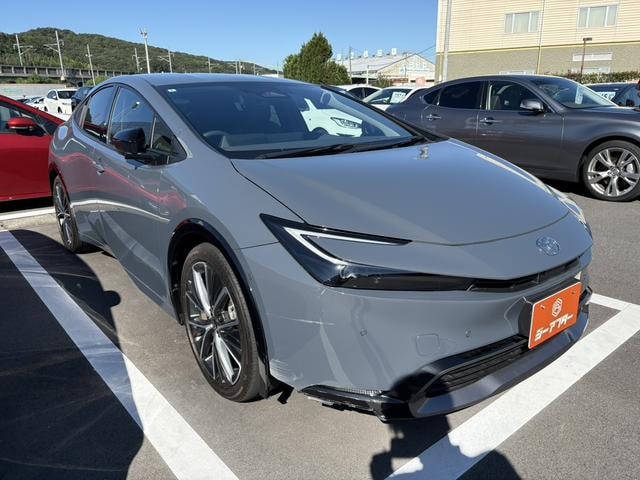 Toyota PRIUS 2024 — фото автомобиля 1
