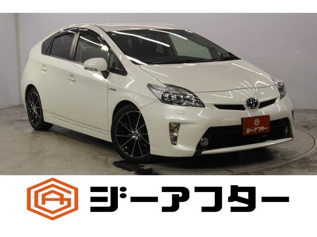Toyota PRIUS 2013 — фото автомобиля