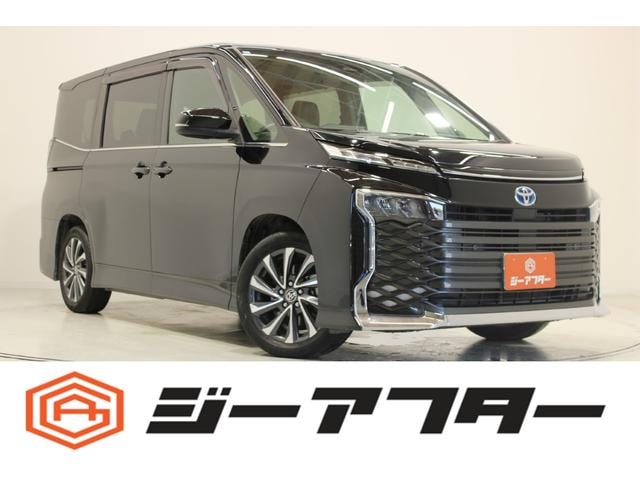 Toyota VOXY 2022 — фото автомобиля 1