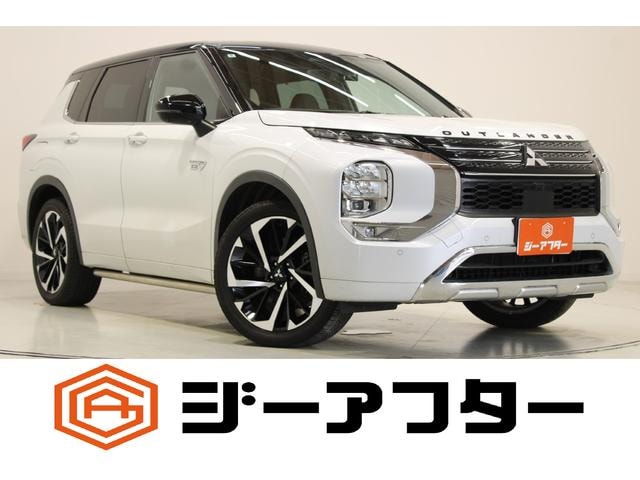 Mitsubishi OUTLANDER PHEV 2022 — фото автомобиля