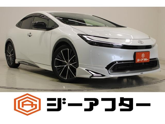 Toyota PRIUS 2025 — фото автомобиля 1