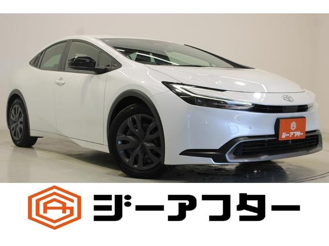 Toyota PRIUS 2024 — фото автомобиля