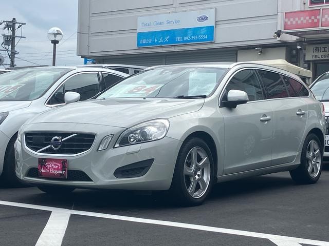 Volvo V60 2012 — фото автомобиля