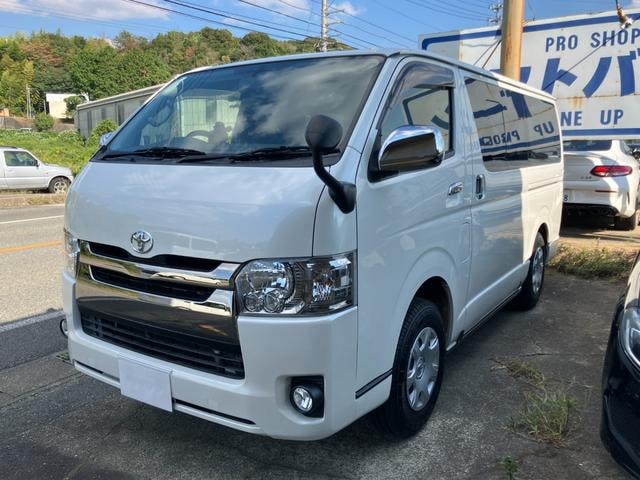 Toyota HIACE VAN 2017 — фото автомобиля