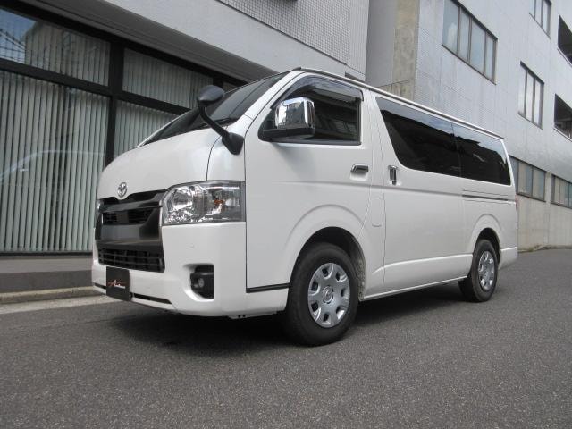 Toyota HIACE VAN 2025 — фото автомобиля 1