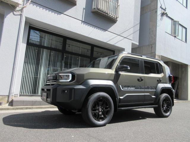 Toyota LAND CRUISER FJ 2026 — фото автомобиля