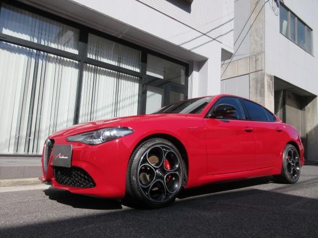 Alfa Romeo GIULIA 2022 — фото автомобиля 1