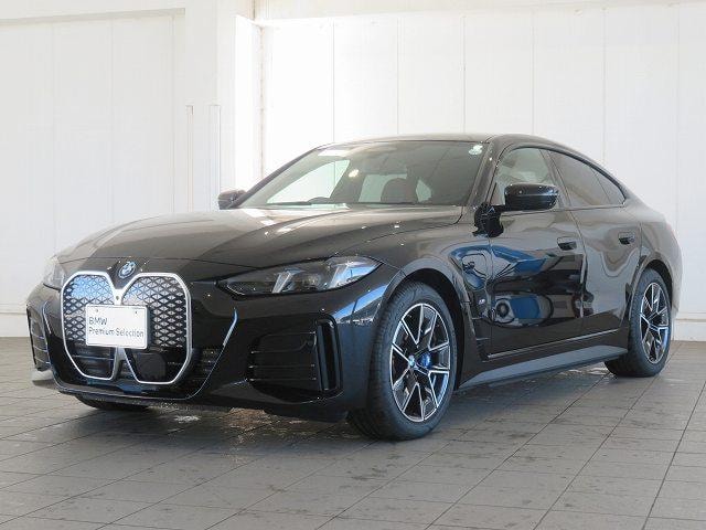 Bmw i4 2025 — фото автомобиля 1